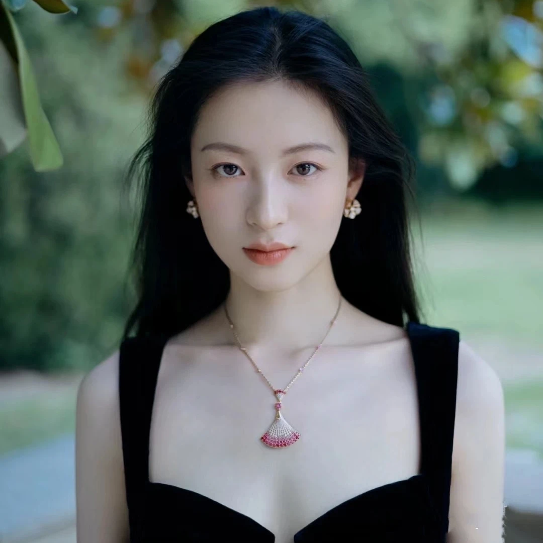 2122项链轻奢精品香槟金 色女士项链