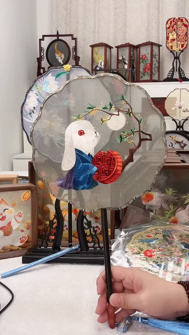 扇子苏绣作品手工团扇