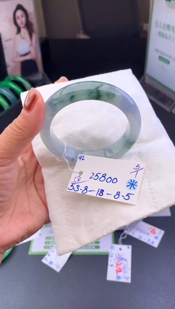 未镶嵌手镯翡翠假一赔三   手镯