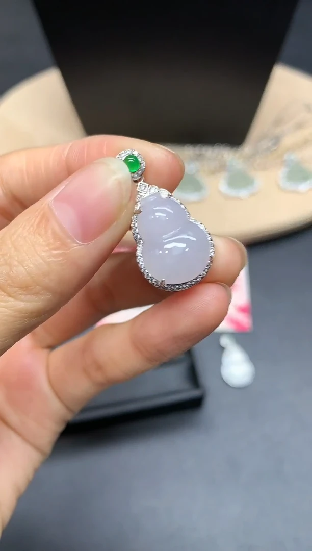 【闪购商品】翡翠吊坠(不含链)银S925镶嵌葫芦【多样性发其一】