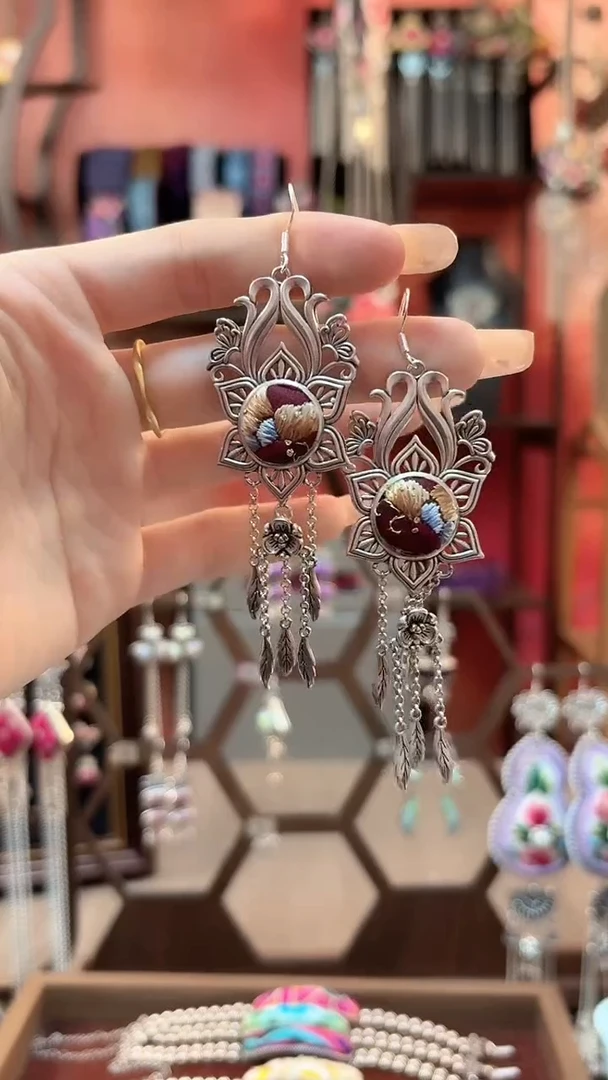 织绣云织谣民族风精美饰品   310**