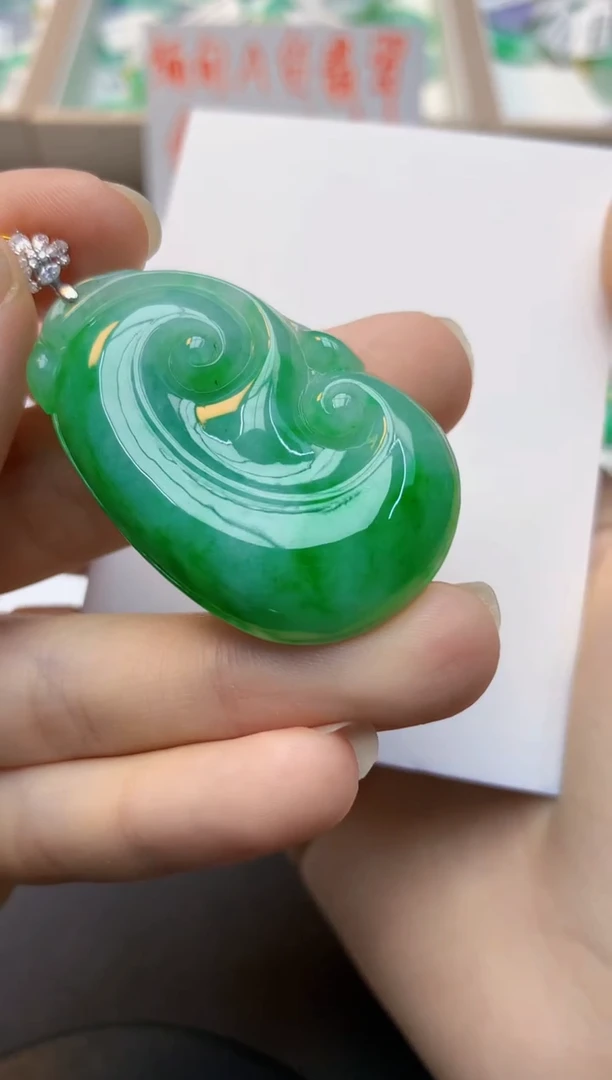 颈饰18K金镶嵌翡翠天然缅甸A货翡翠百元以上9元证书费自理