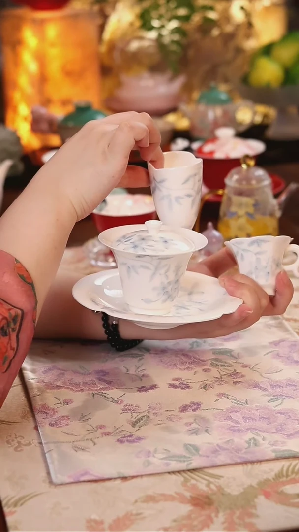 桃花轻淡  哈哈哈哈哈哈
