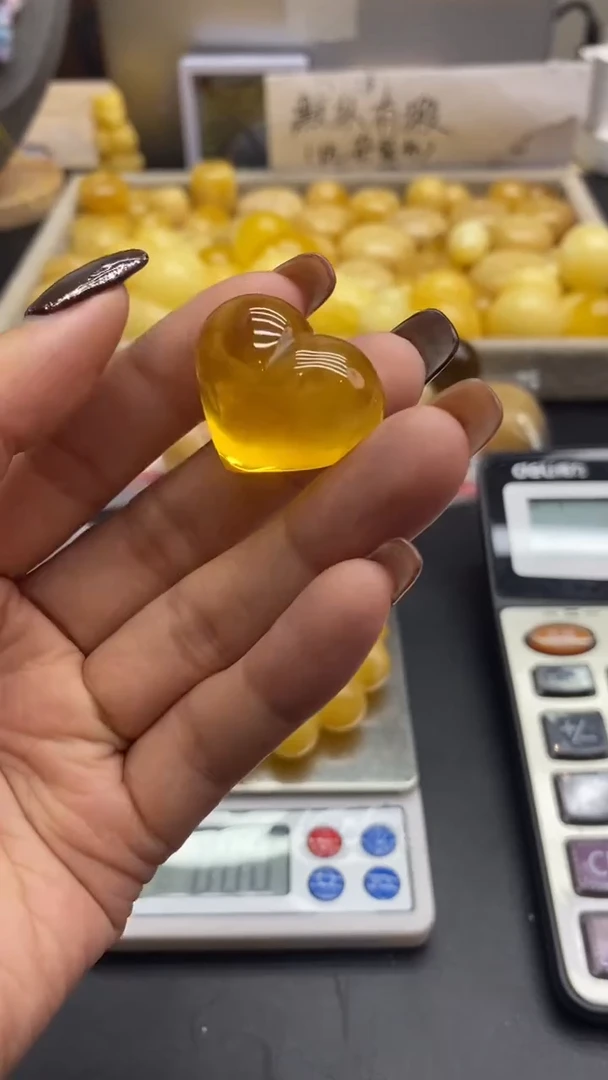 琥珀未镶嵌珠宝奇石2263