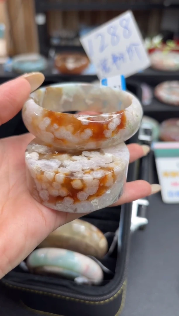 未镶嵌手镯石英质玉A30(56圈赠送镯心)