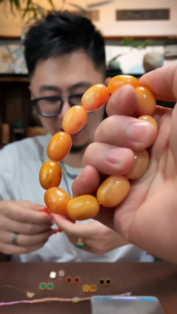 裸石蜜蜡未镶嵌董**董蜜蜡枣珠手串HS
