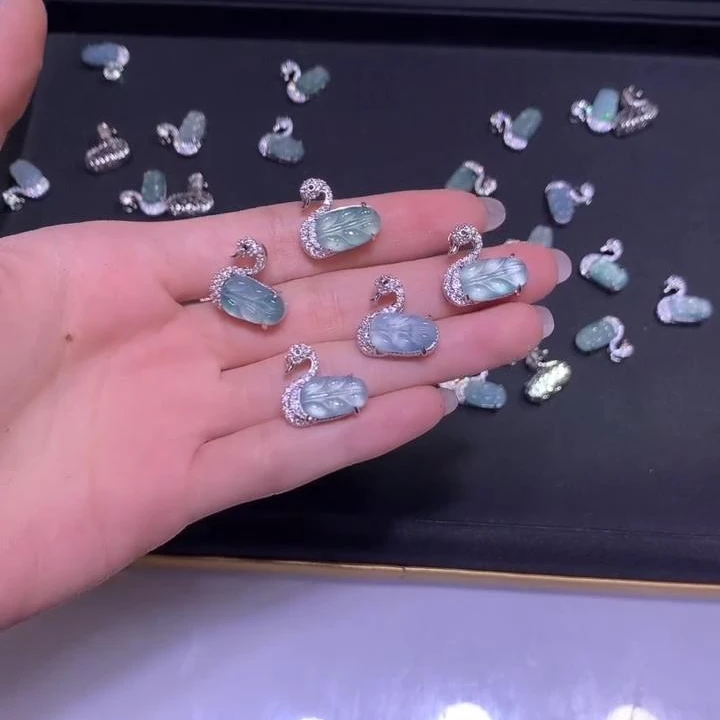 【逍遥】天然A货翡翠天鹅款叶子吊坠*cxy/66/多样性发/1件