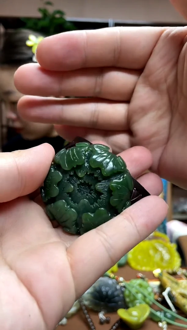 颈饰未镶嵌和田玉鱼**门·