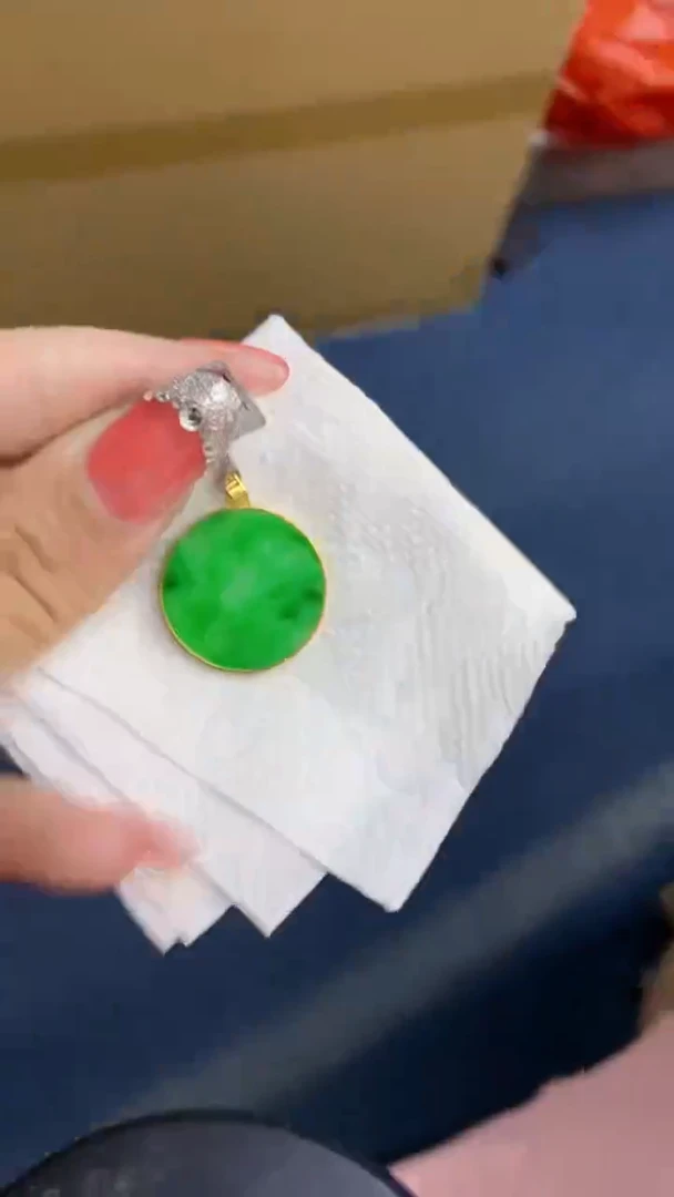 颈饰未镶嵌翡翠1