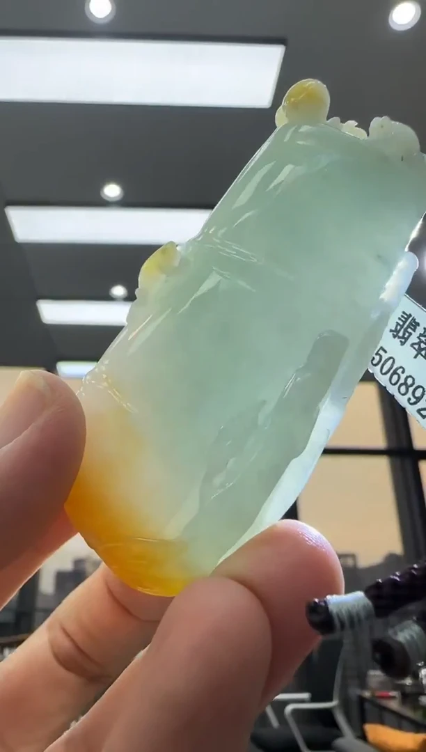 颈饰未镶嵌翡翠天然翡翠A货孤品一件