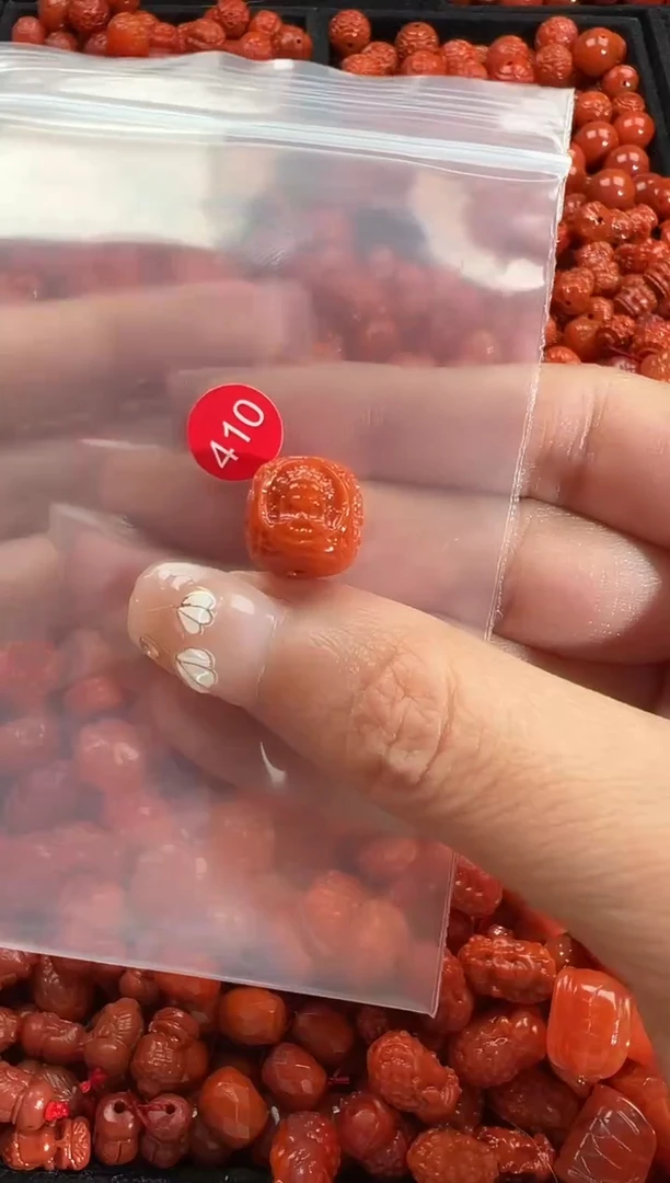 颈饰未镶嵌南红玛瑙1