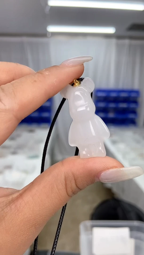 石英质玉未镶嵌颈饰 天然珠宝多样性发其一