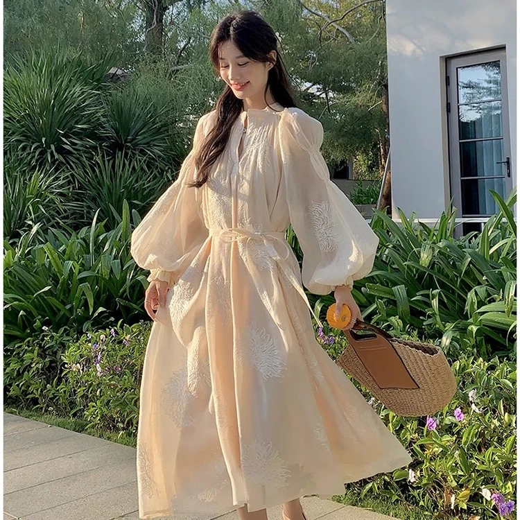 法式刺绣温柔风宽松显瘦灯笼袖气质绝美仙女群