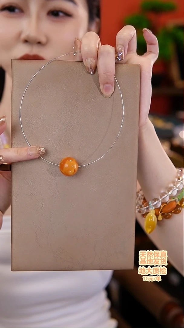 未镶嵌颈饰琥珀颈饰