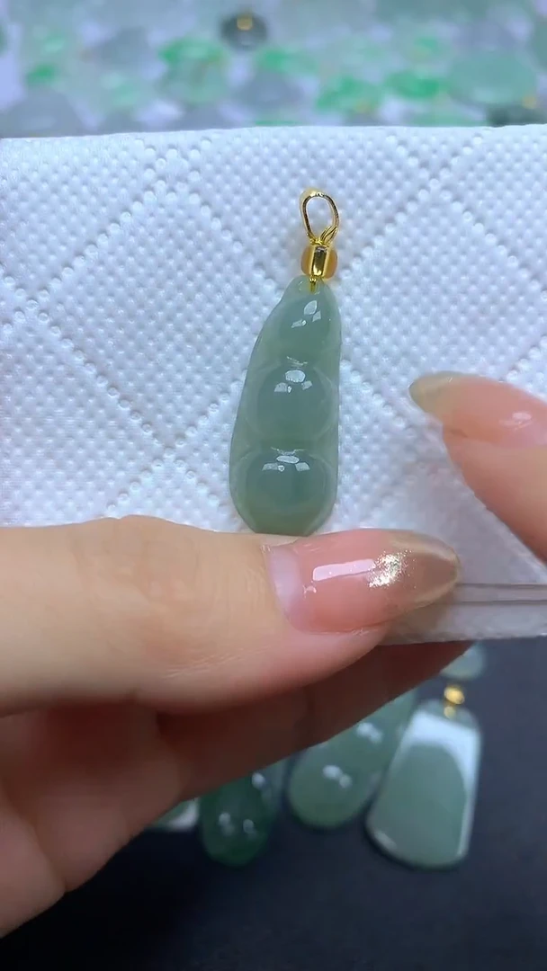 颈饰未镶嵌翡翠A货