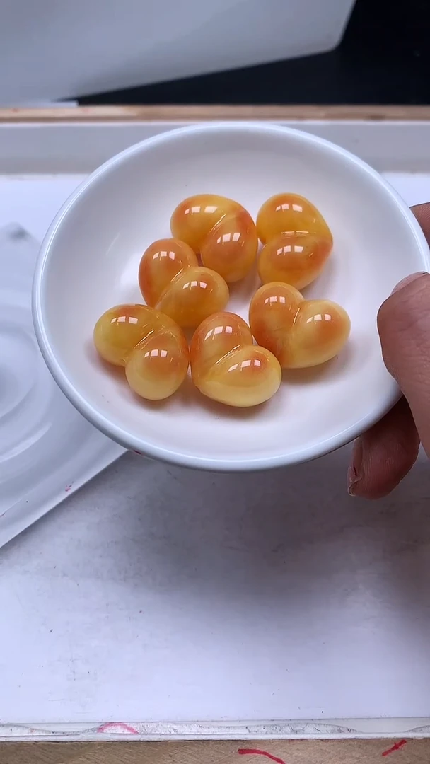 裸石蜜蜡未镶嵌E821 蜜蜡 屁桃18*16*23mm1个6元