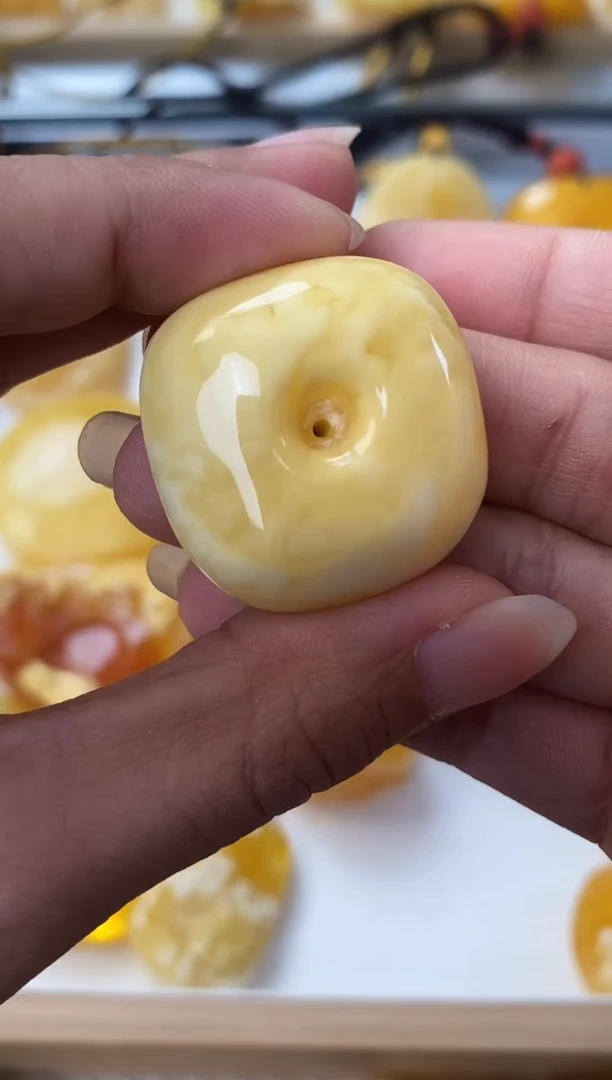 未镶嵌琥珀裸石天然琥珀蜜蜡