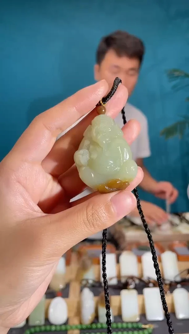 颈饰未镶嵌和田玉1