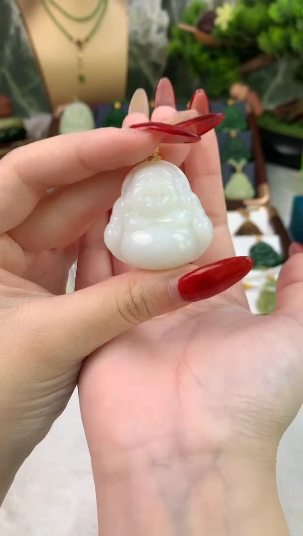 颈饰未镶嵌和田玉吊坠