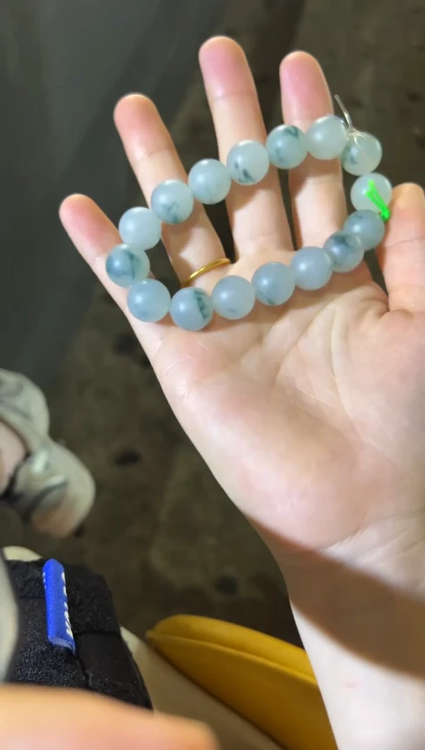 定制翡翠未镶嵌手串