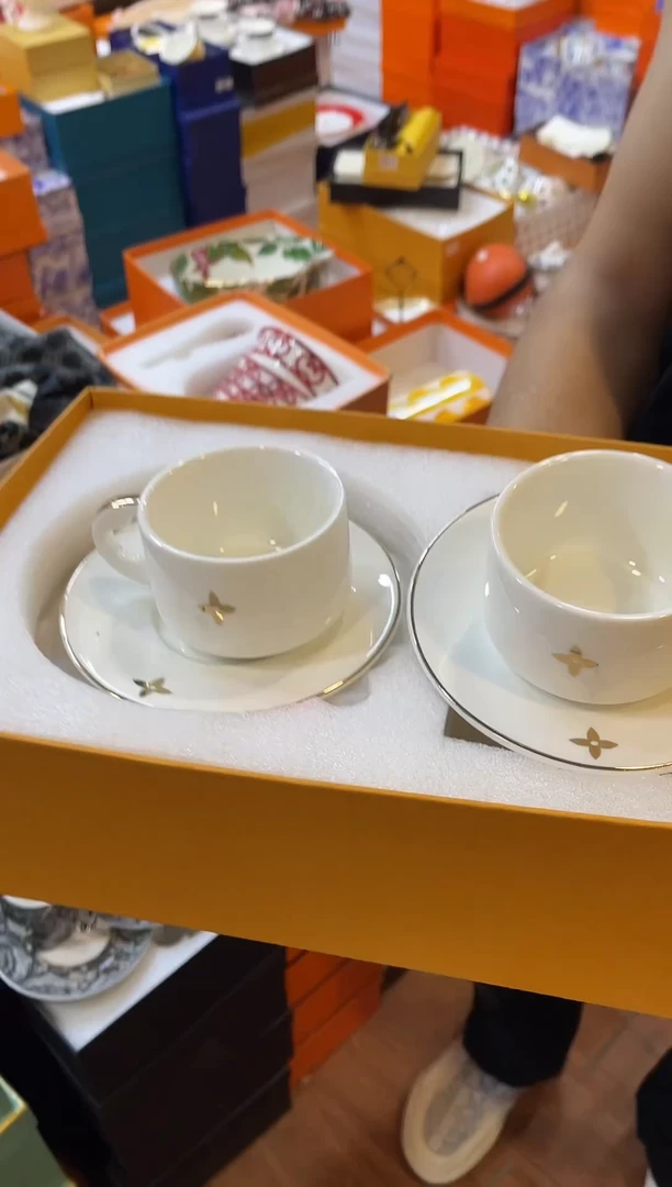 杯鸿辉家品牌瓷器，京东包邮！