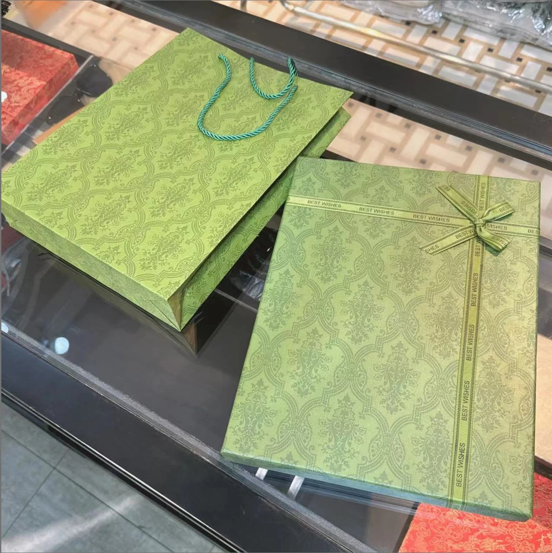 600+档次的高端送礼围巾礼盒需要的拍这个链接（单礼盒）（无围巾