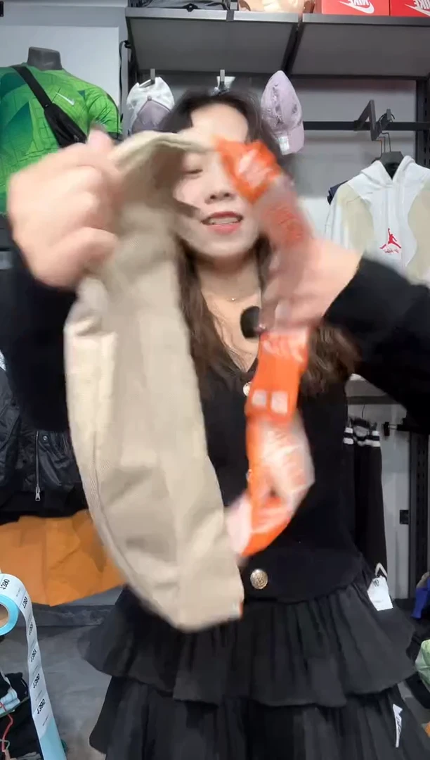 1385 编码 瑕疵款直播间过款为准 尺码包