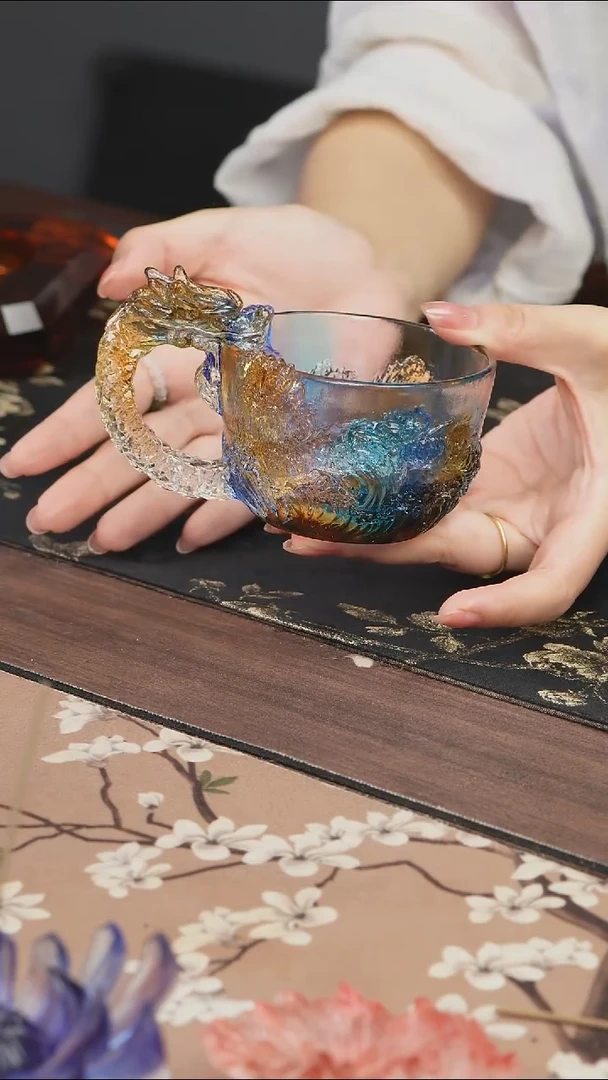 手工艺品琉璃蓝色龙杯