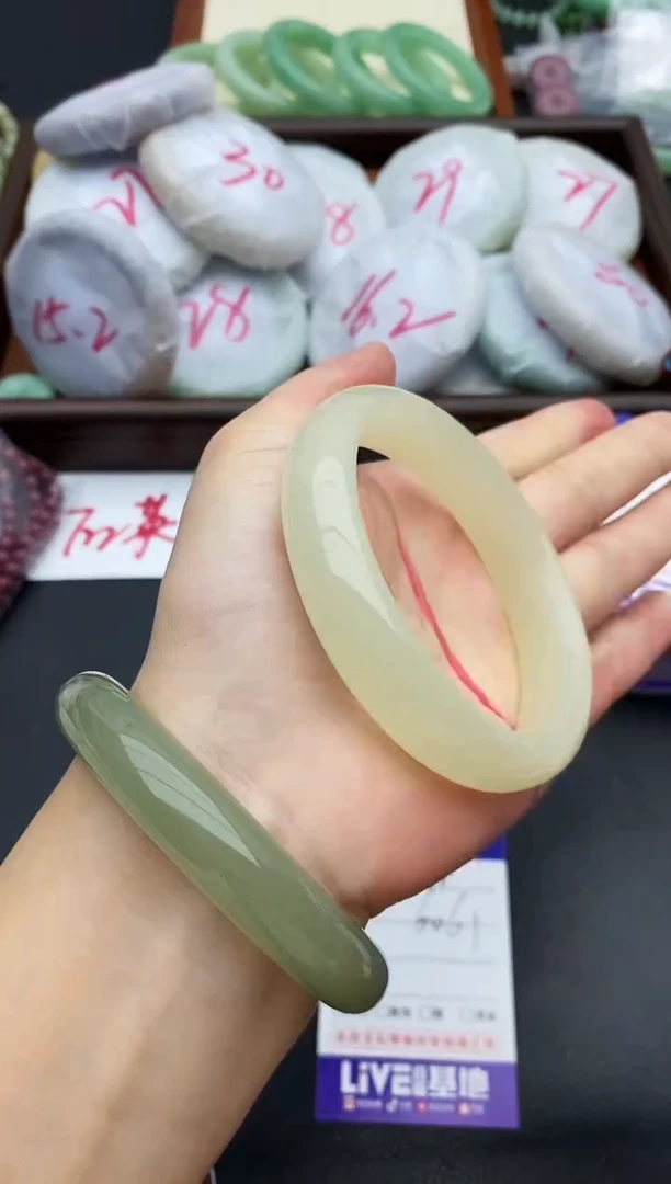 未镶嵌手镯石英质玉14+60/61