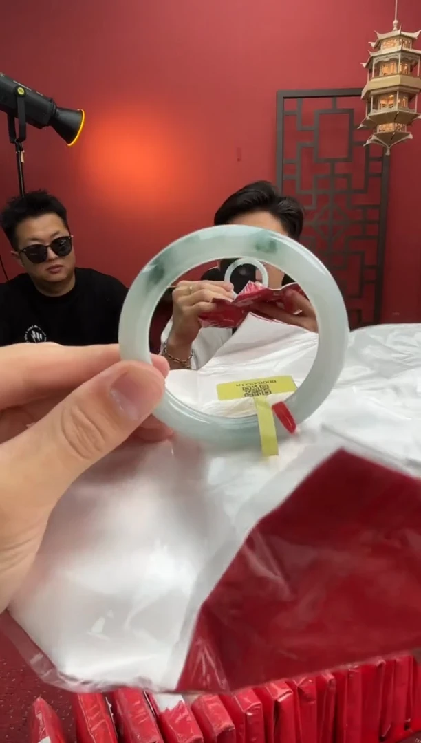 未镶嵌手镯翡翠翡翠手镯2