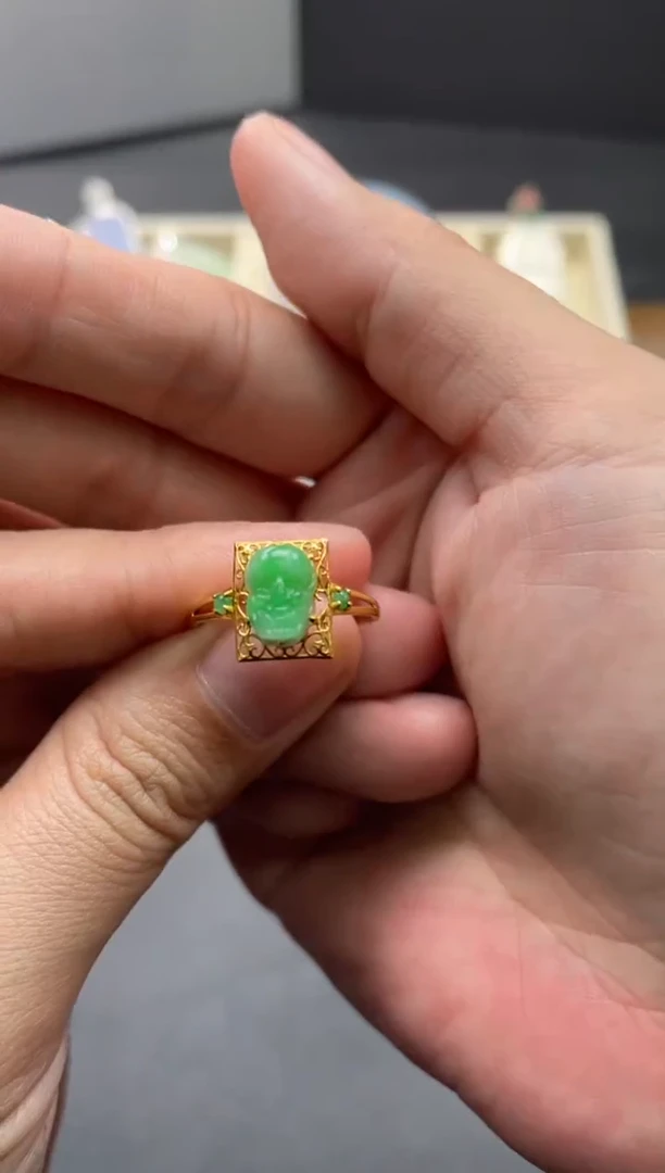 【闪购商品】翡翠戒指18K金镶嵌18.........