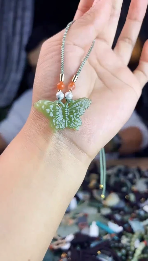 未镶嵌和田玉挂件1