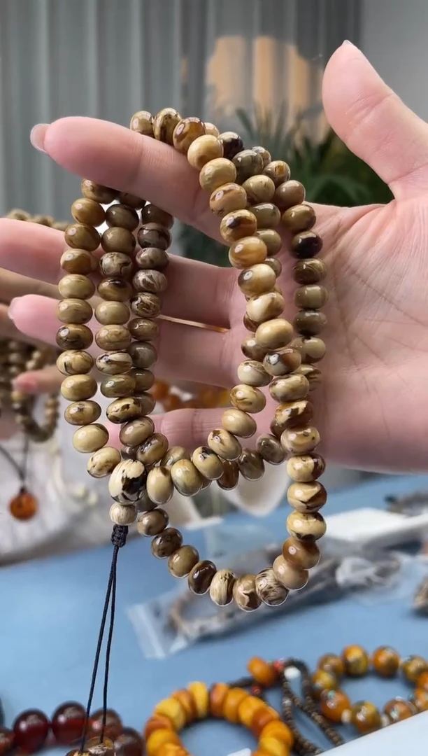 【闪购商品】琥珀珠宝奇石未镶嵌假一罚十，发一件043.9