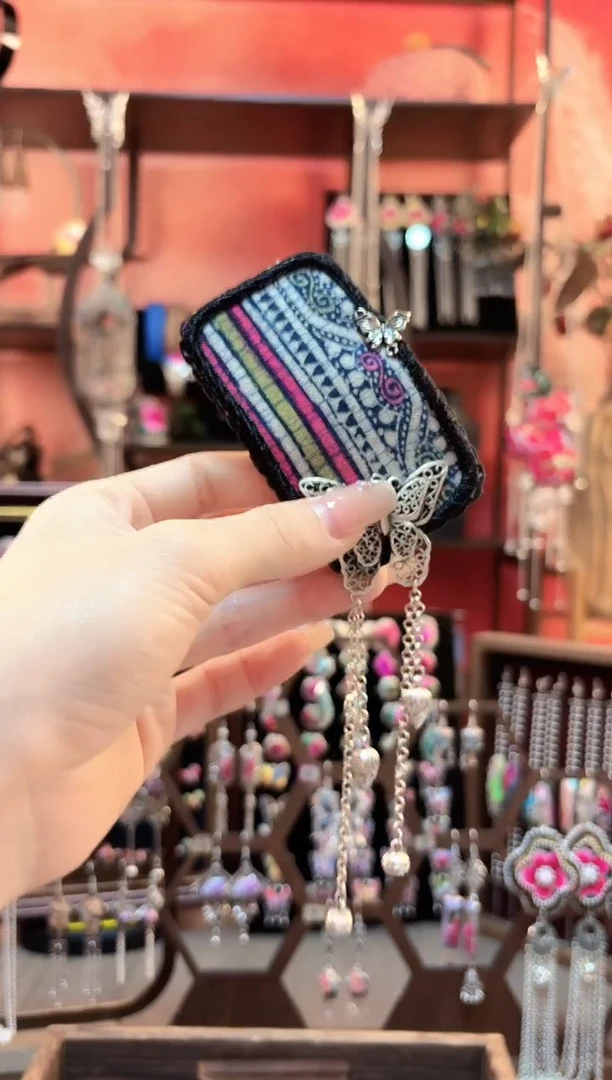 织绣云织谣民族风精美饰品374