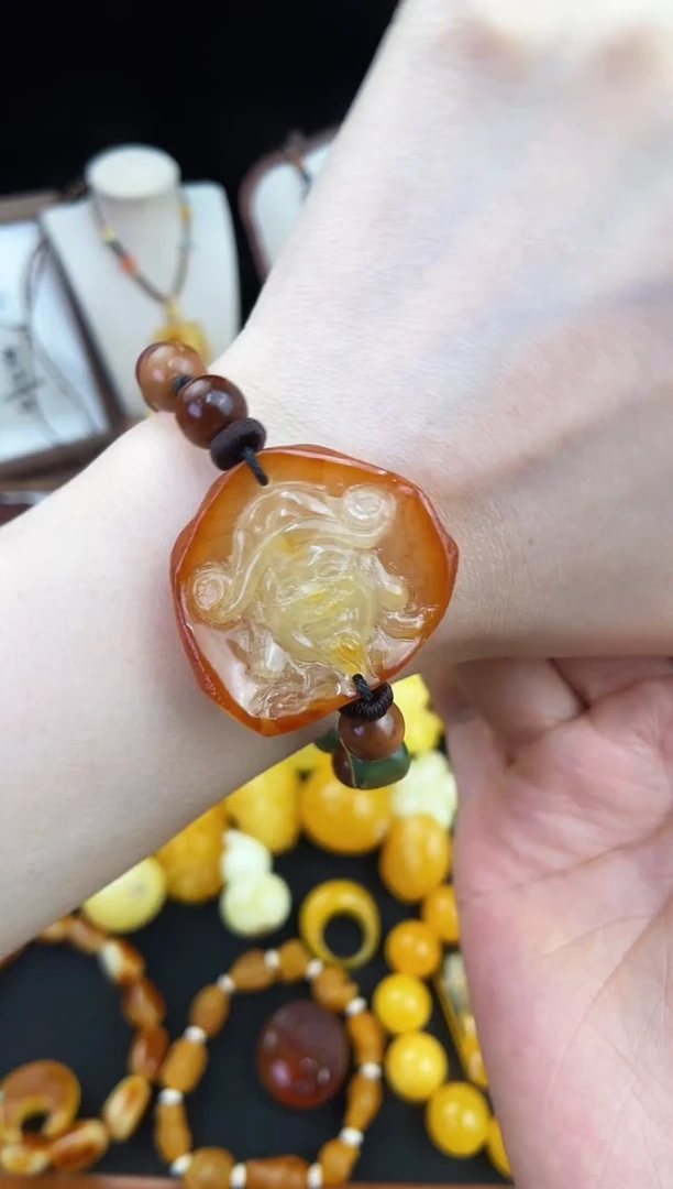 琥珀未镶嵌珠宝奇石柒月
