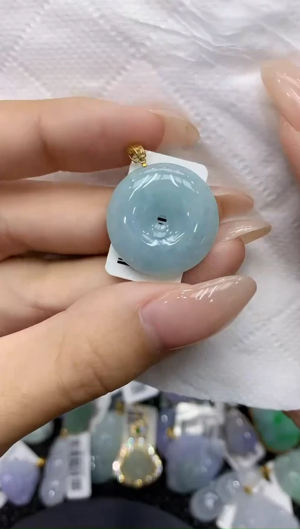 颈饰18K金镶嵌翡翠111111111111