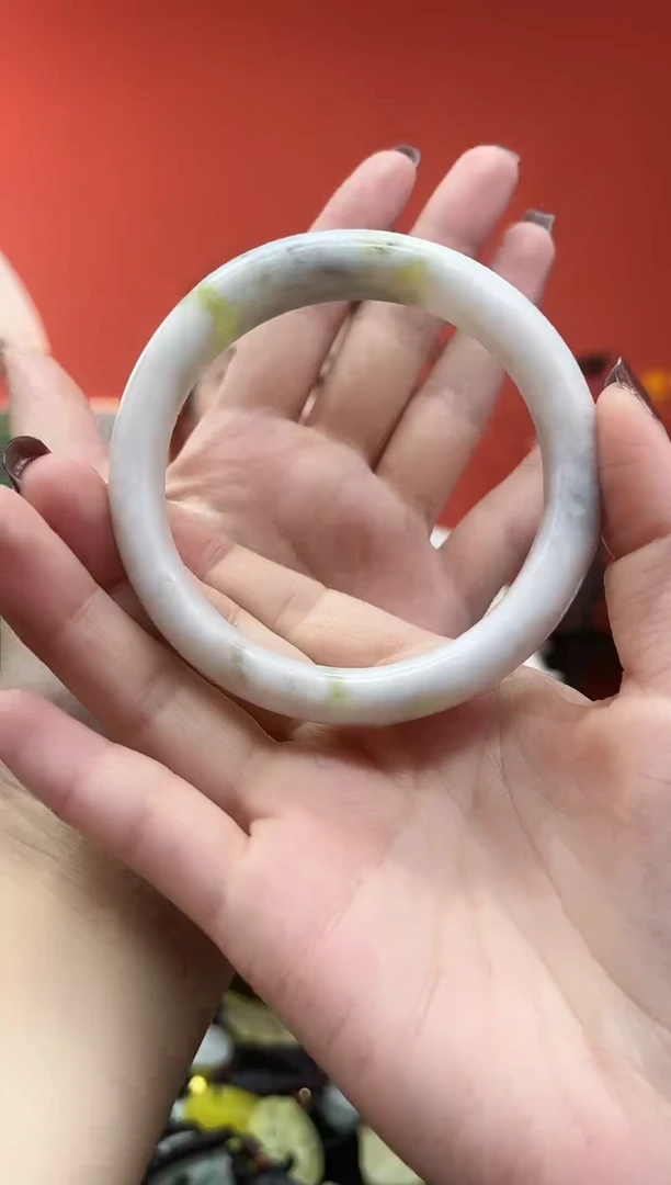 未镶嵌岫玉吊坠婷**立·