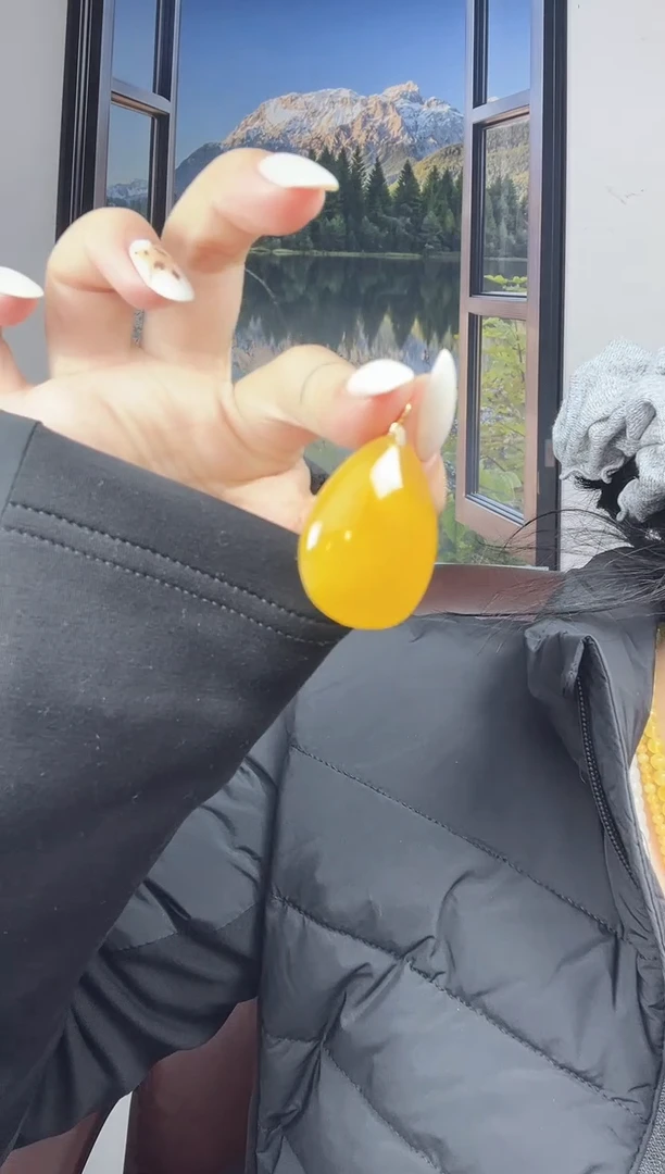 蜜蜡颈饰未镶嵌水滴吊坠