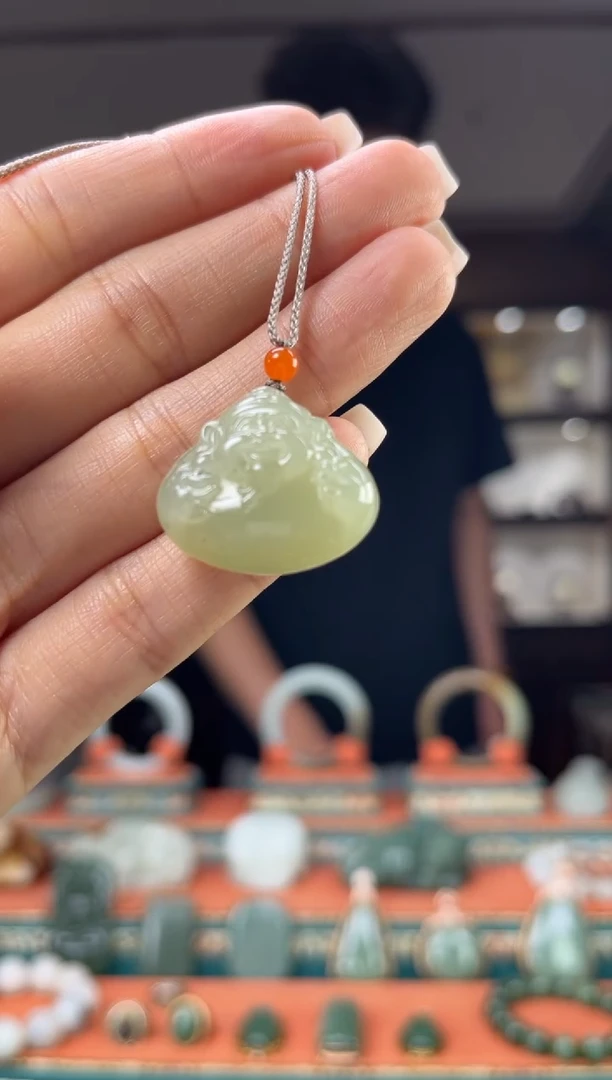 颈饰未镶嵌和田玉1