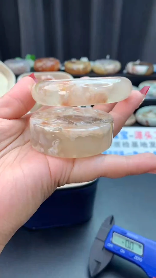 未镶嵌手镯石英质玉（54圈口）赠送镯心