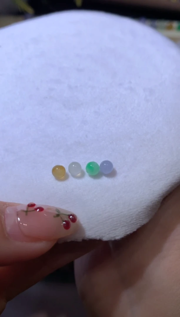 【闪购商品】定制翡翠未镶嵌珠子660+66