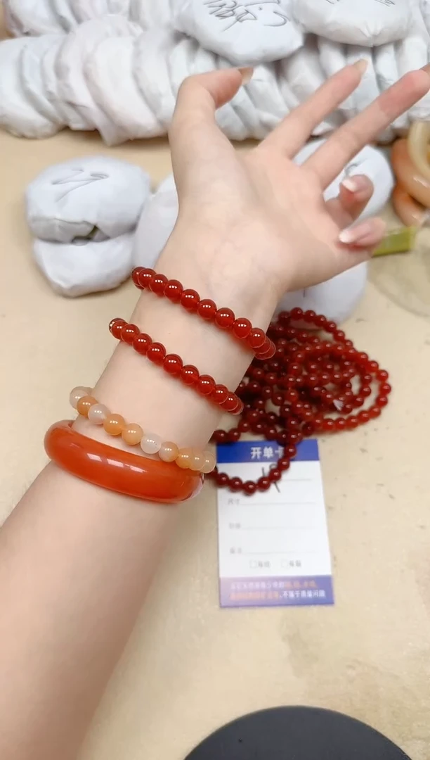 未镶嵌手镯石英质玉红玛瑙手串