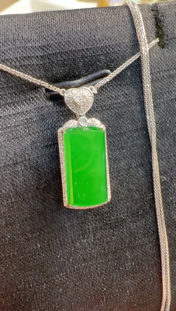 【闪购商品】翡翠颈饰18K金镶嵌多样性发货拍一发一