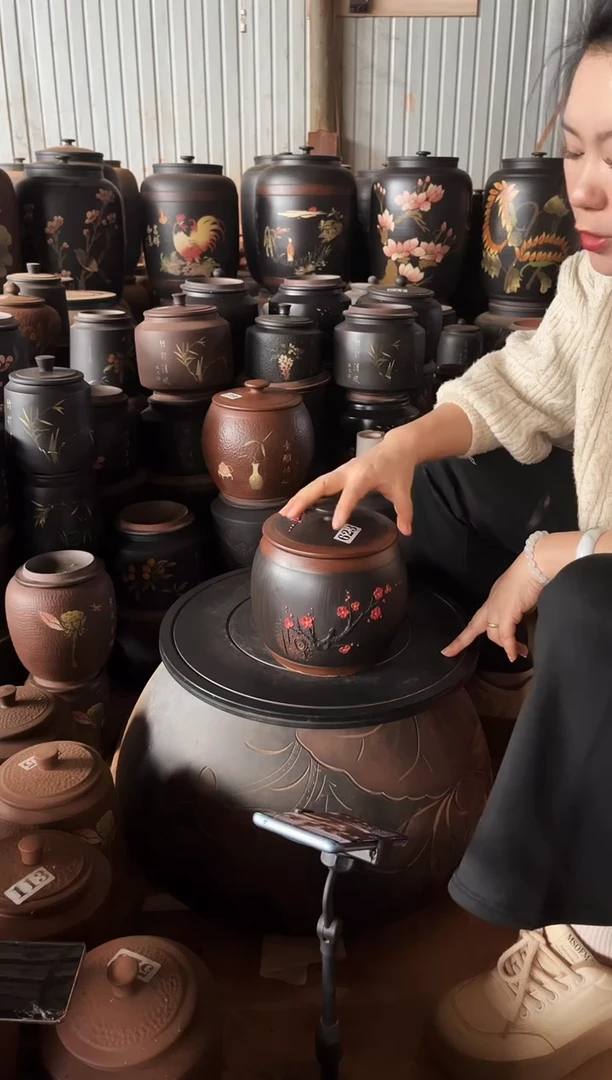 【闪购商品】壶瑕疵茶叶罐 红梅腰鼓 623