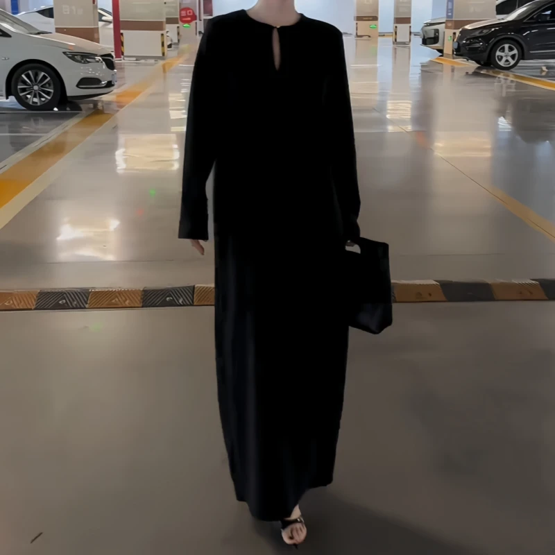 法式简约高级感黑色连衣裙早秋长袖圆领宽松显瘦遮肉肉长款裙子女