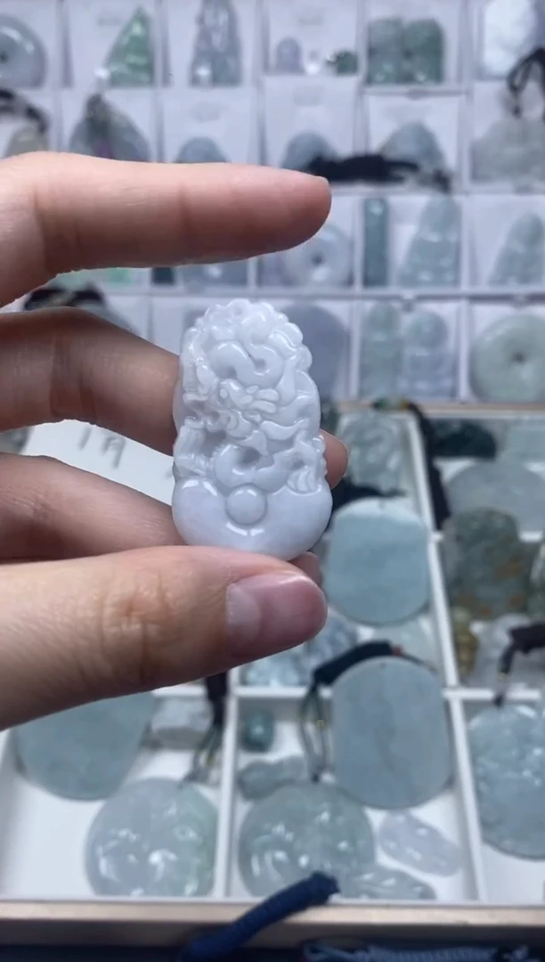 【闪购商品】翡翠颈饰未镶嵌龙