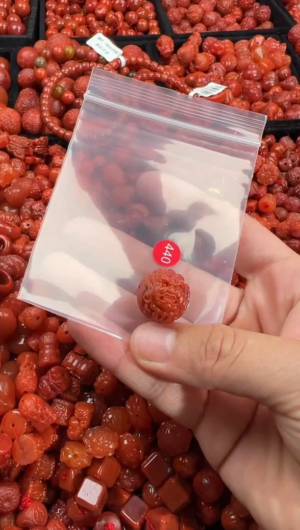 南红玛瑙未镶嵌颈饰1