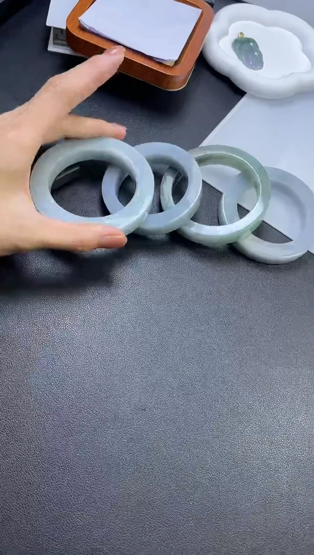 【闪购商品】定制翡翠手镯未镶嵌手镯多样性发一件