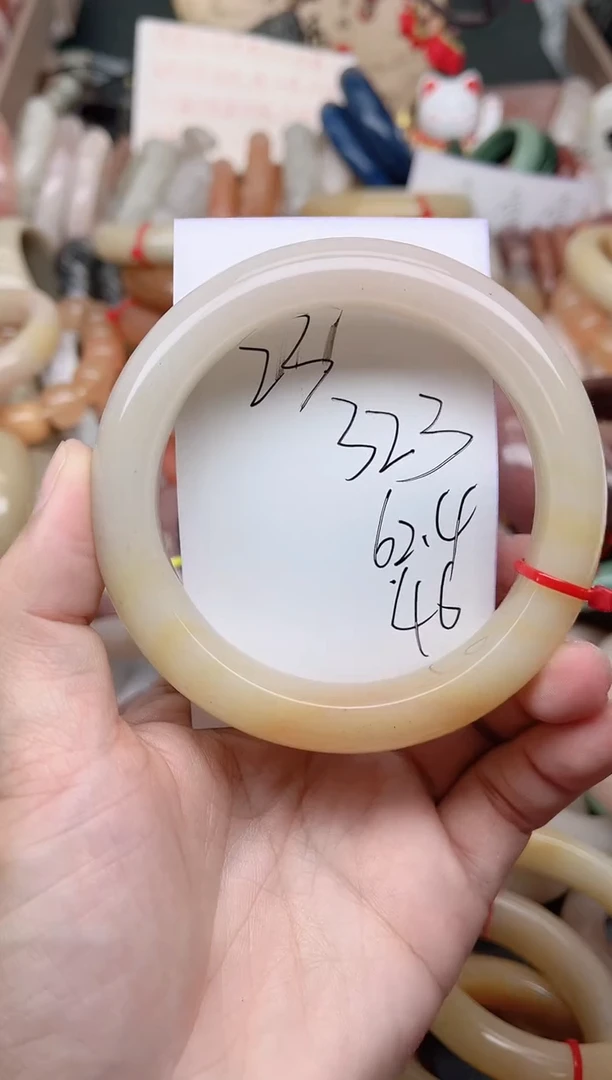 未镶嵌手镯石英质玉323