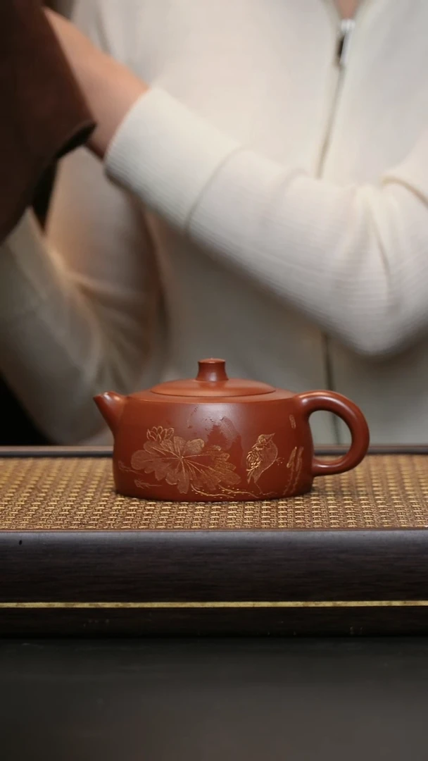 茶壶紫砂红皮龙 天际